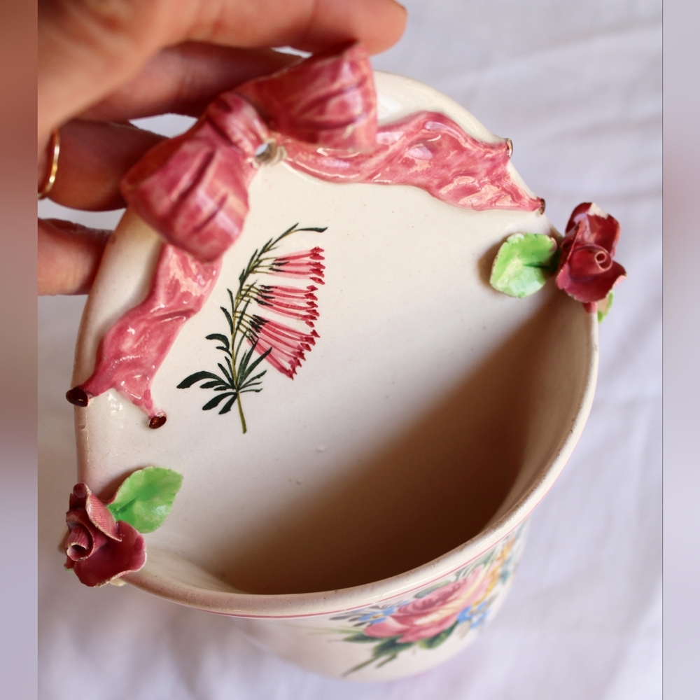 Rare Vintage Italian Handpainted Ceramic Wall Pocket/Vase - Picture 4 of 10
